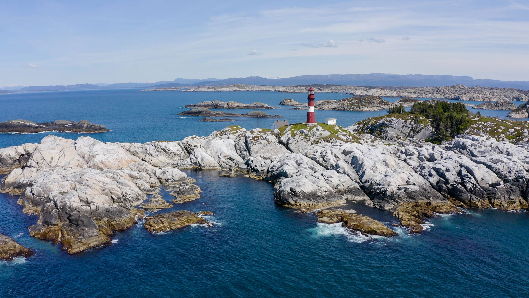 Leuchtturm Slåtterøy bei Brandasund.