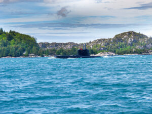 U-Boot im Fjord.